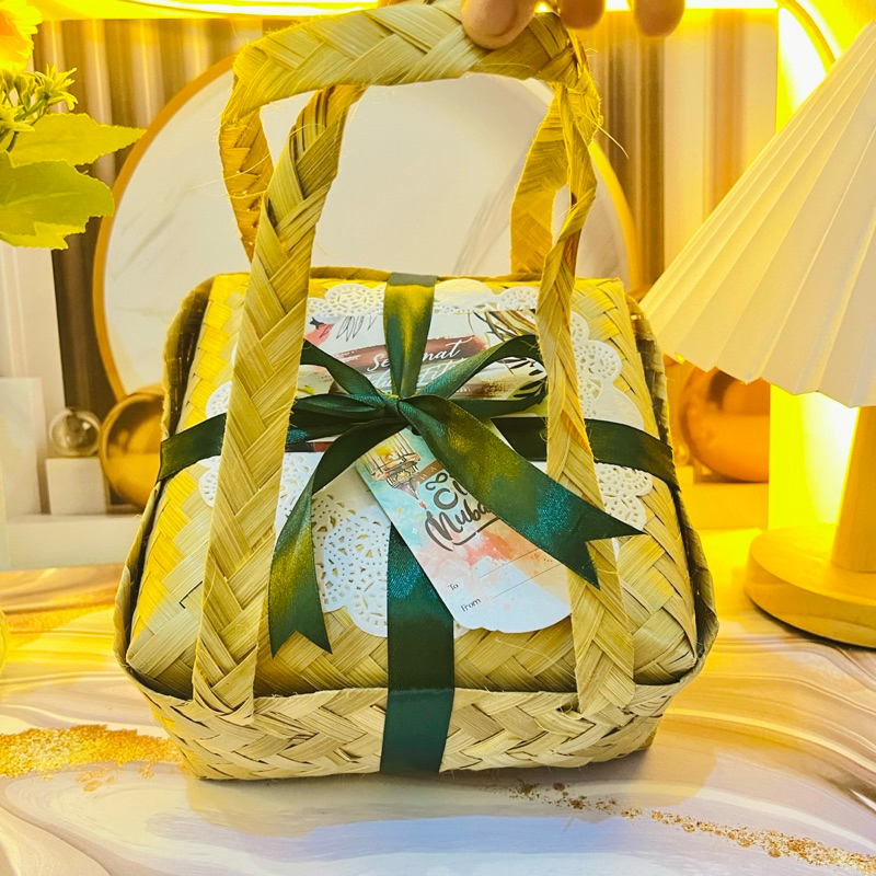 new product hampers kue kering lebaran estetik/hampers eid kemasan besek
