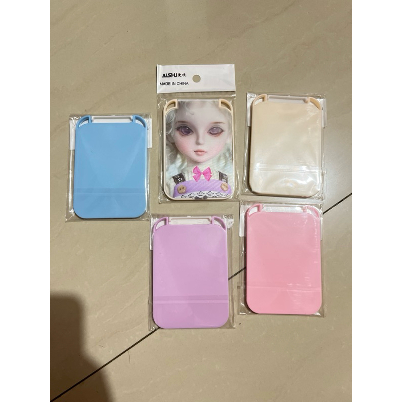 Cermin Lipat Mini Karakter Barbie Kaca Saku Dandan Rias