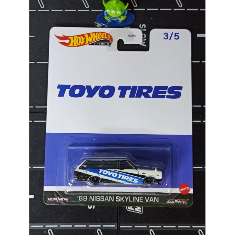 Hot Wheels Premium '69 Nissan Skyline Van