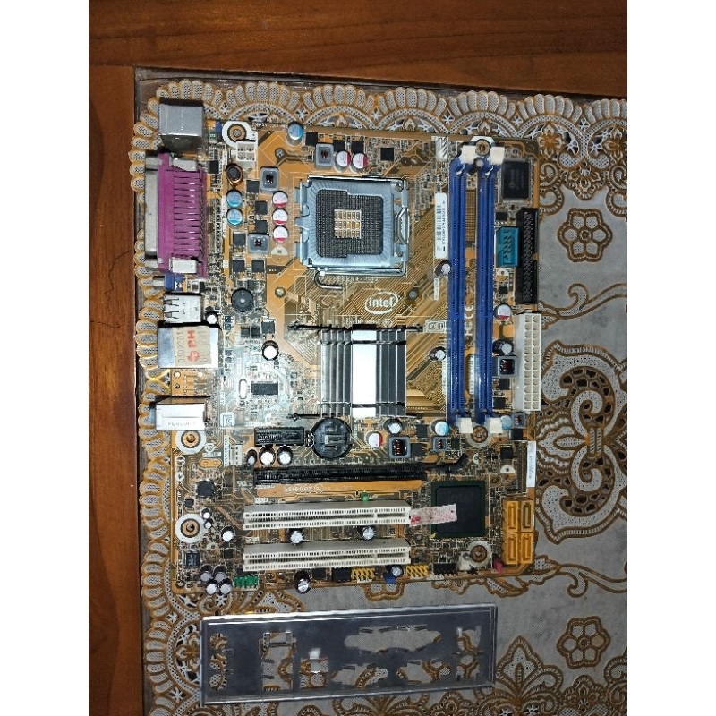Mainboard Intel Socket LGA 775 Slot memory RAM DDR3 (kondisi Rusak)