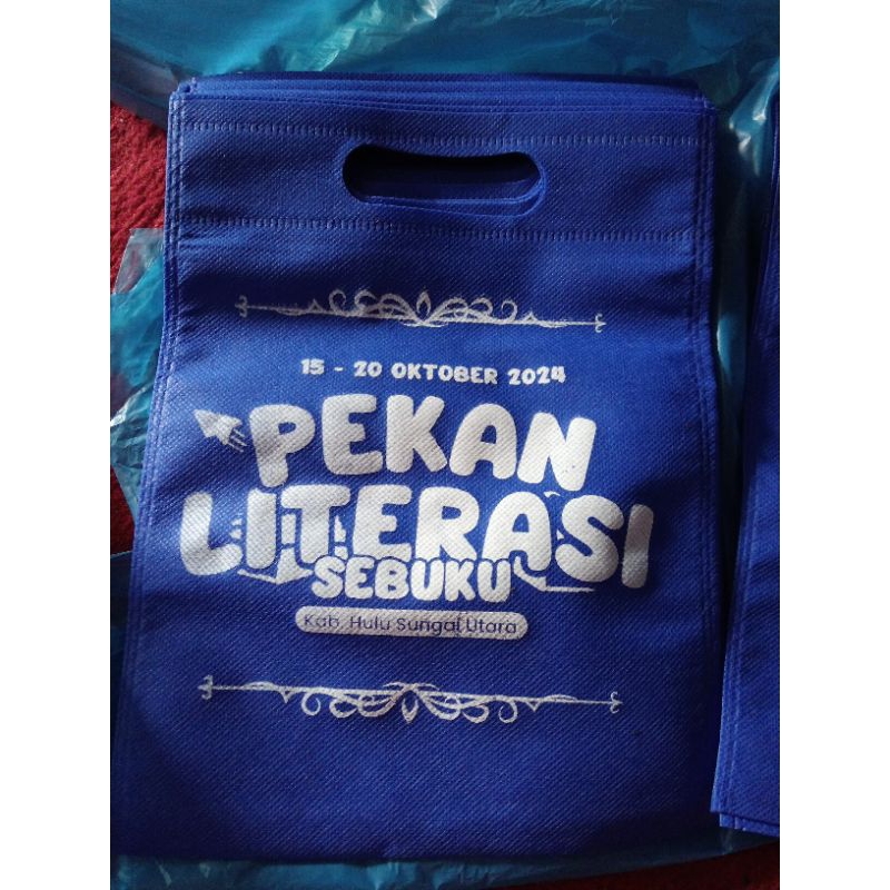 

CUSTOM SPUNBOND TAS KAIN TAS KADO UKURAN 20 X 26 CM FREE DESAIN
