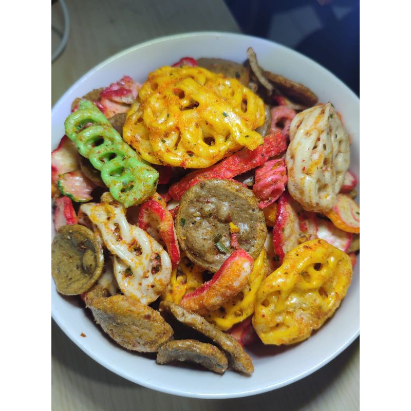 

Kerupuk Seblak pedas daun jeruk mix 100gr