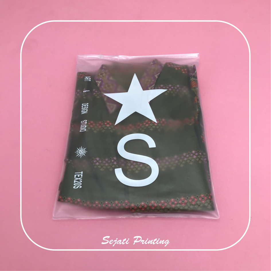 

(Isi 50pcs) Sablon Plastik Murah Mika Zipper 30 x 40cm , FREE DESAIN - SEJATIPRINTING