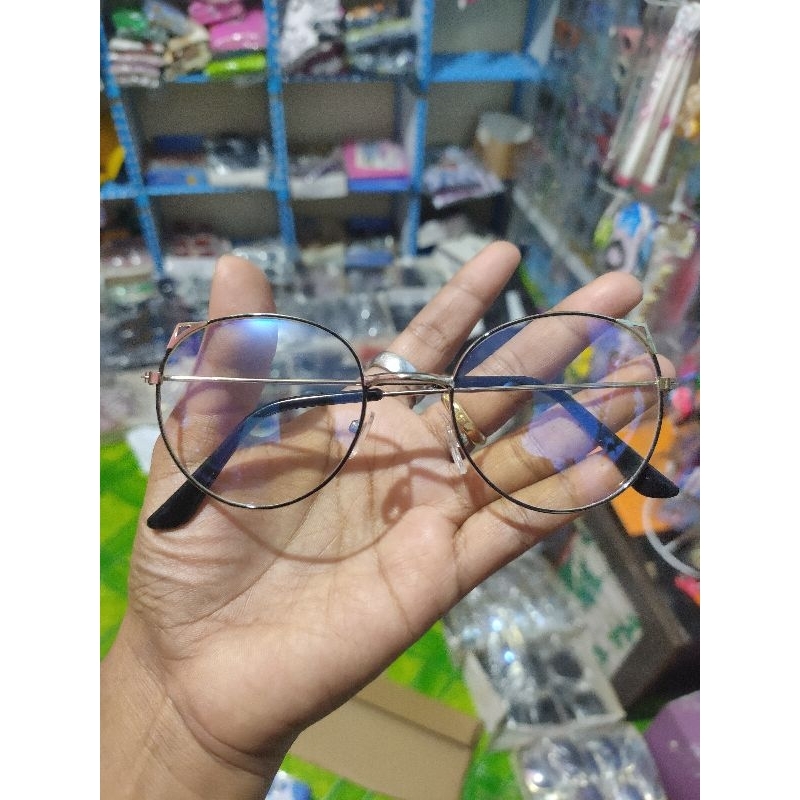 kacamata fashion wanita gagang besi