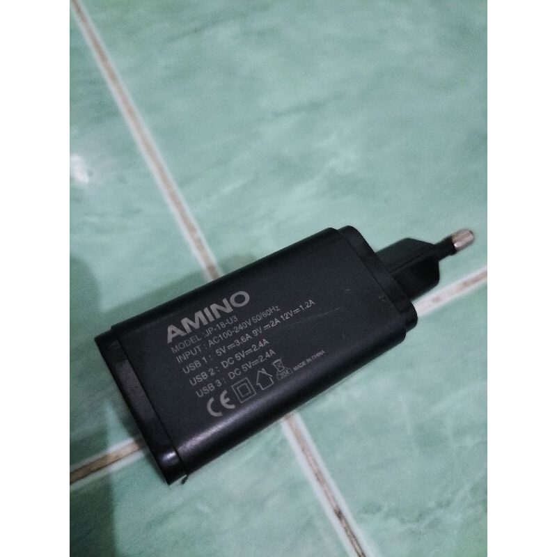 charger Amino 2.4 Amper 3 port