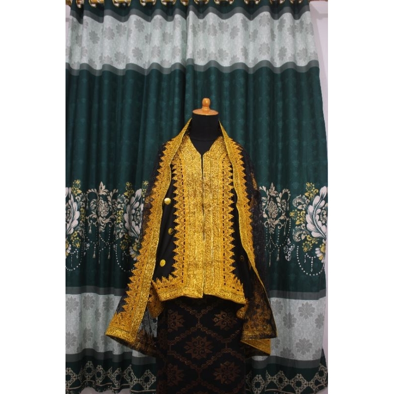 lamung pene ( baju adat sumbawa)