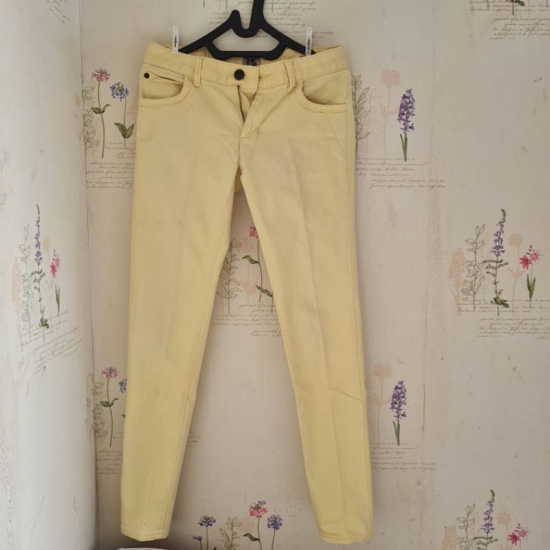 Preloved Celana Panjang Coconut Island Kuning