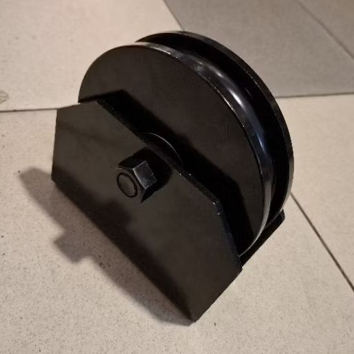 roda pintu pagar/roda pintu gerbang/roda pagar/roda pagar besi/roda besi 6 inchi ( rel siku )