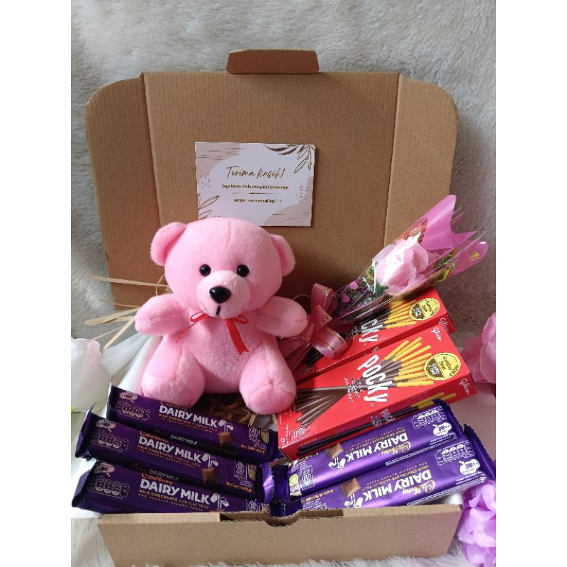 

Promo 7.7 gift book / hampers coklat /boneka tedy bear /hadiah valentine / ulang tahun/ wisuda