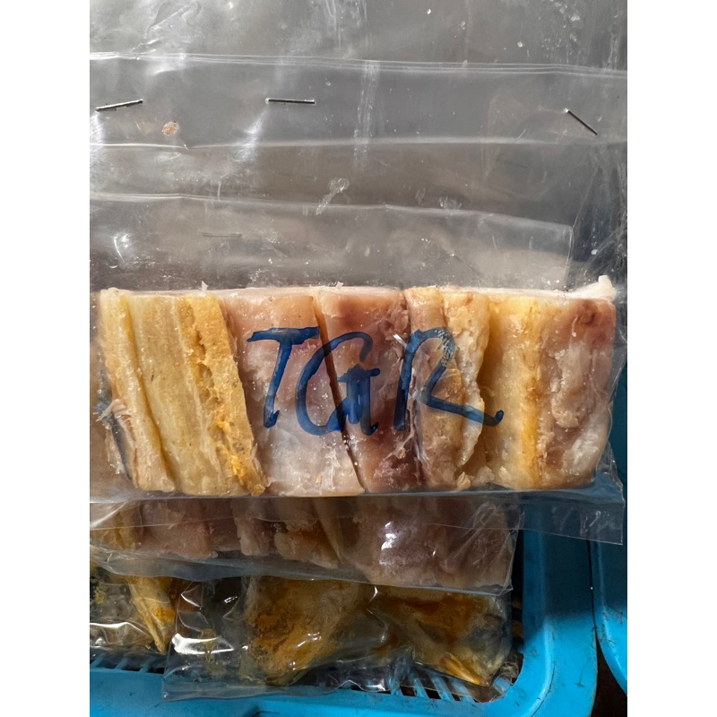 

ikan asin tenggiri (-+ 100 gram)
