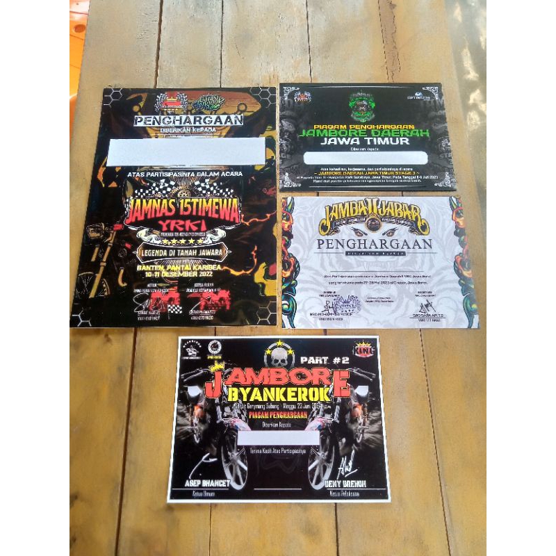 

PAKET HEMAT 4 PIAGAM