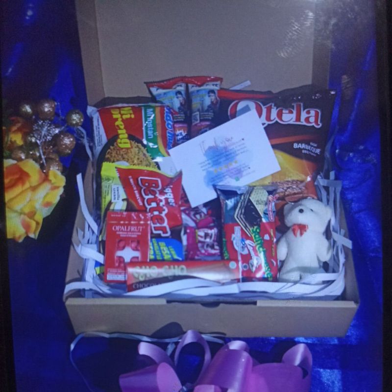 

HAMPERS/KADO WISUDA/GIFTSNACKBOX/JAJANAN (FREE REQUEST TULISAN)