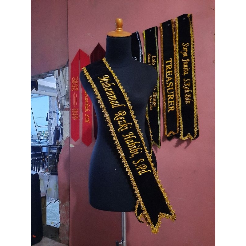 (1 HARI JADI) Selempang Wisuda Bordir Komputer Bahan Bludru/BalduRenda Besar