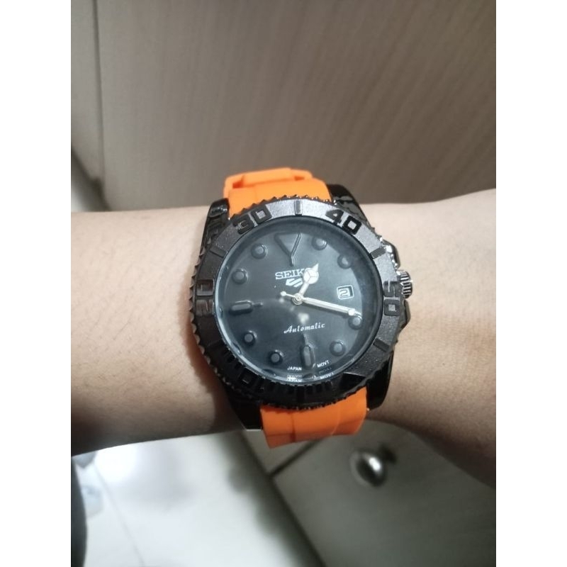 Jam Tangan Pria Seiko Tali Karet