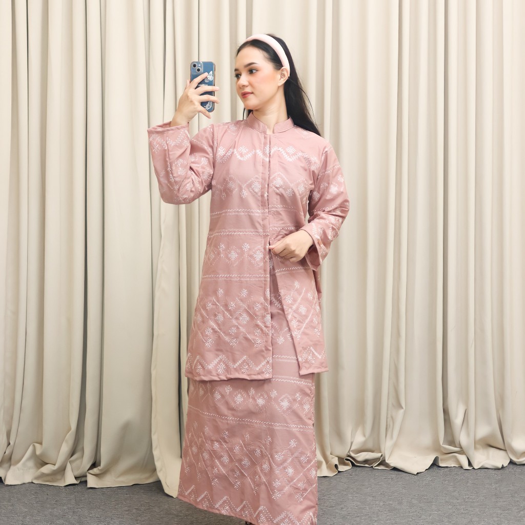 Livelle - Aurora Eyelet Embroidery Tunik ( One set Tunik Skirt )