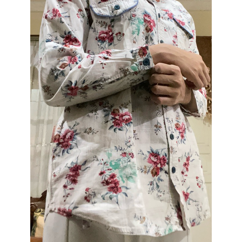 Kemeja Flowery Novel Mice (pre-loved) + Free Kaos Kaki