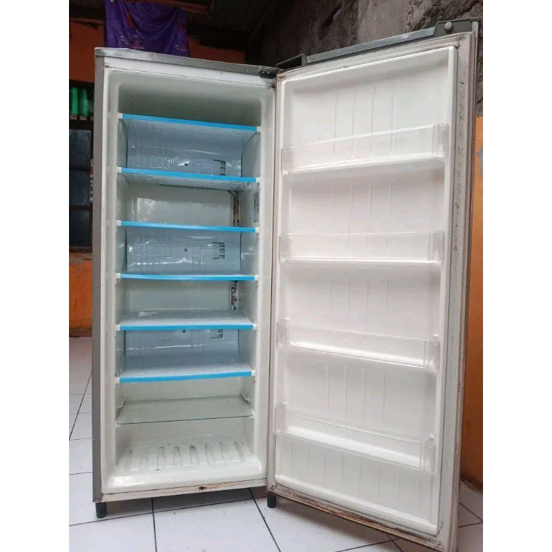 Rak kulkas frezer LG 1 pintu rak botol bagian pintu bawah dan tengah kulkas prezer LG 1 pintu