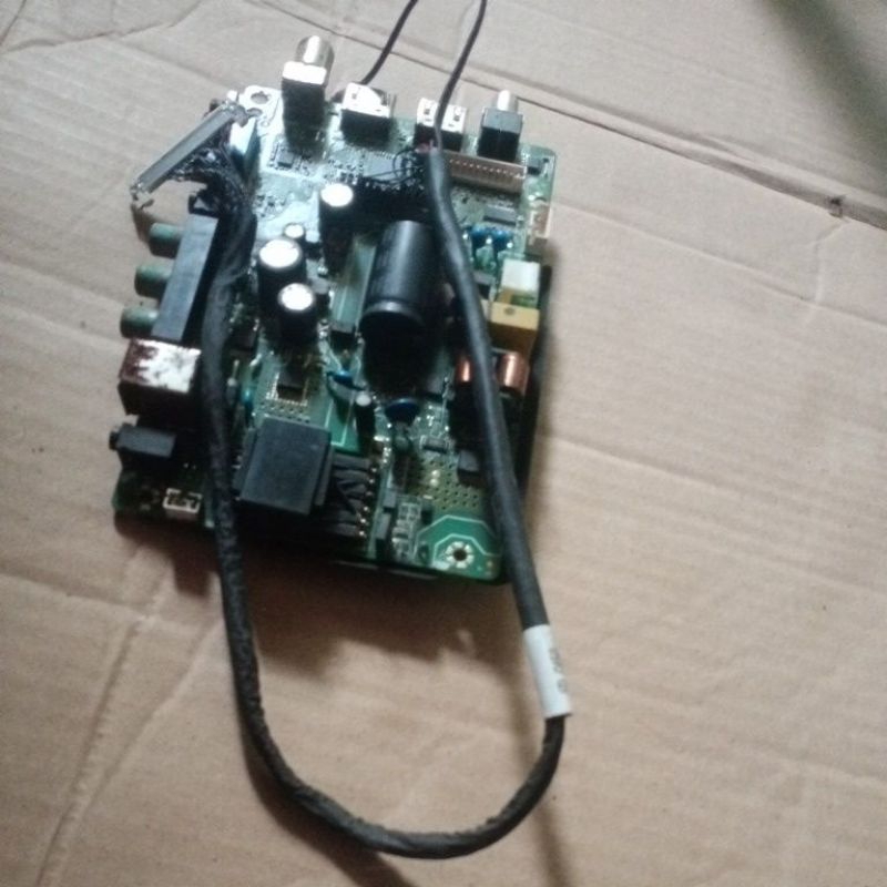 mesin tv Akari LF 32 V90