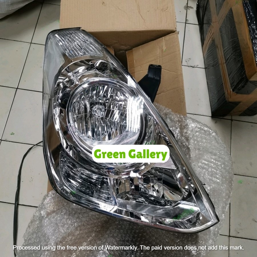 Headlamp lampu depan hyundai H-1