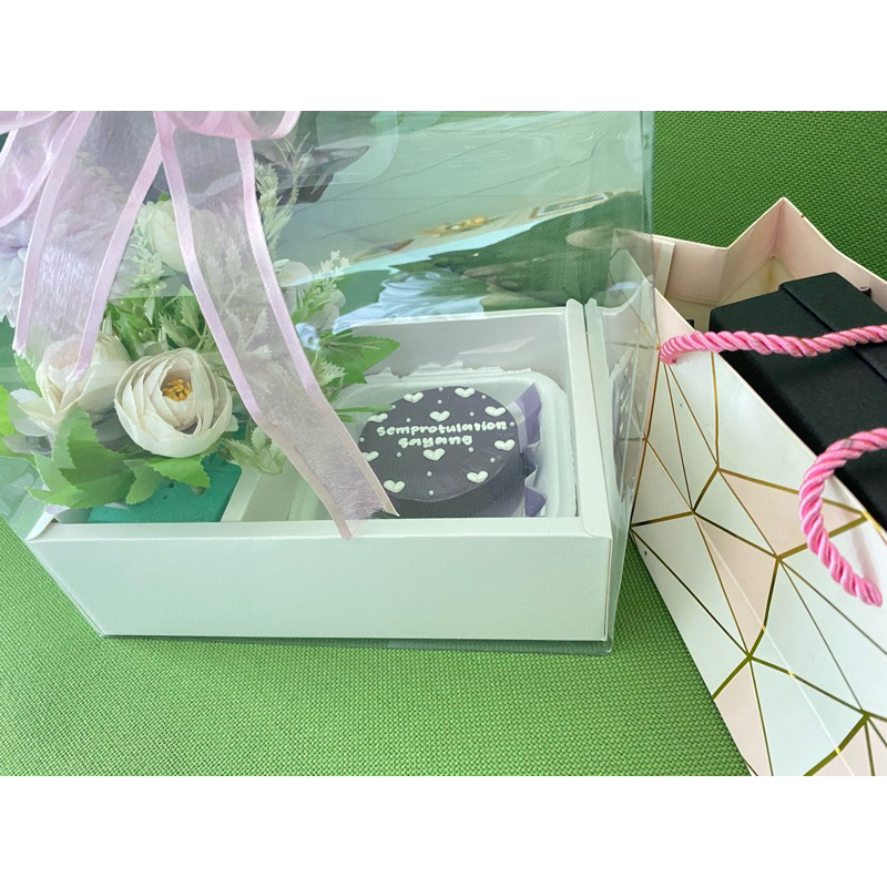 

Flowers cake box