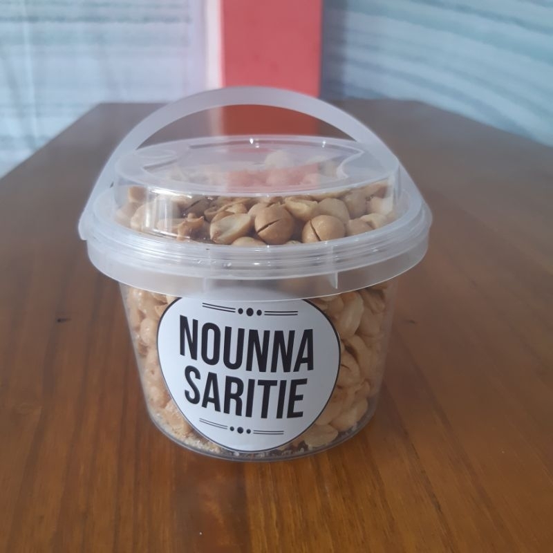 

Kacang Bawang Daun Jeruk 320 Gram Kemasan Ember