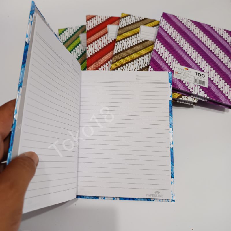 

[Whispers] 1 Pak Buku Hard Cover Quarto PAPERLINE 100 lembar(Isi 5 Buku)