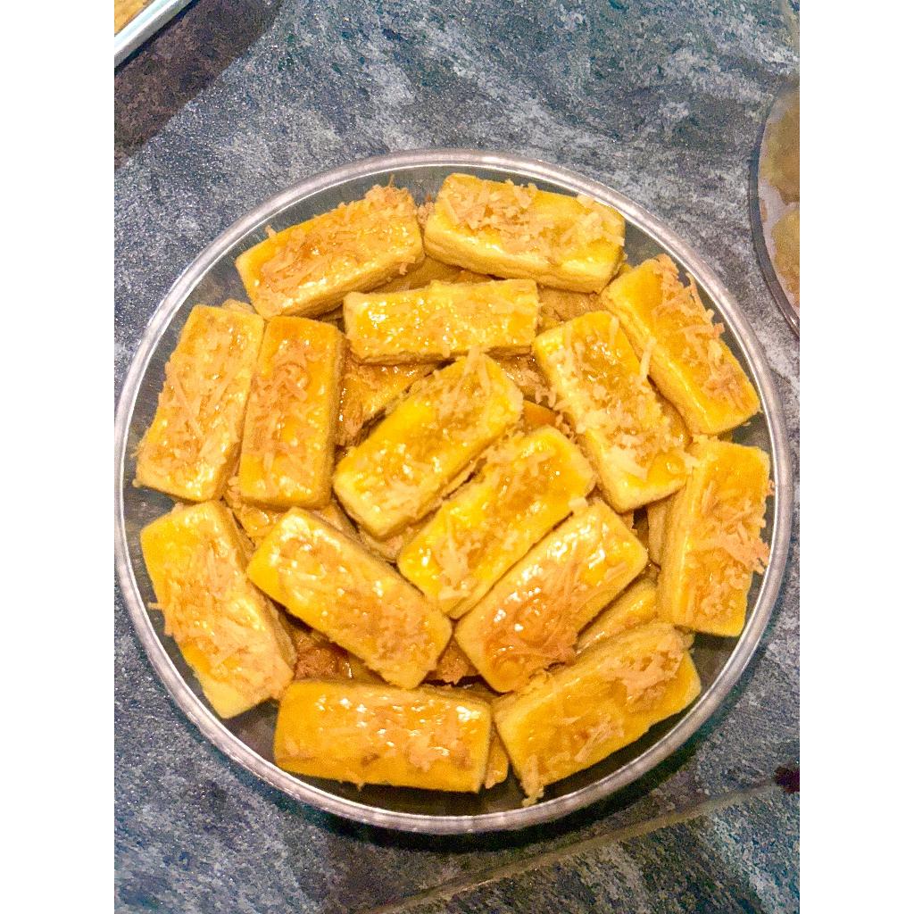 

Kue Lebaran Kastengel , Premium Harga dan rasa yang bersahabat