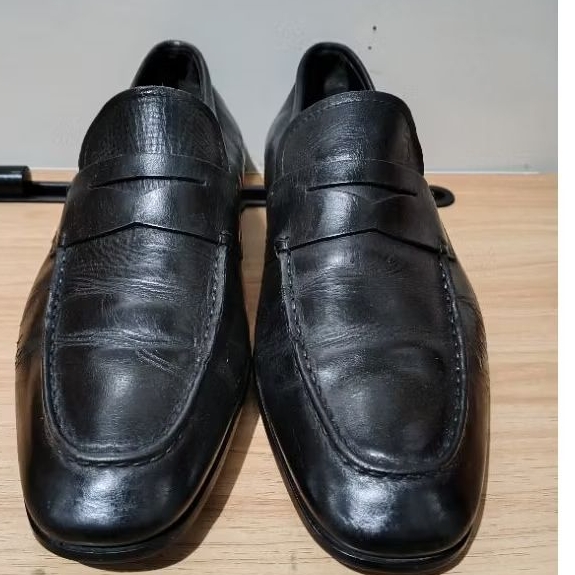 Sepatu loafers kulit pria Tod's size 37/220 hitam