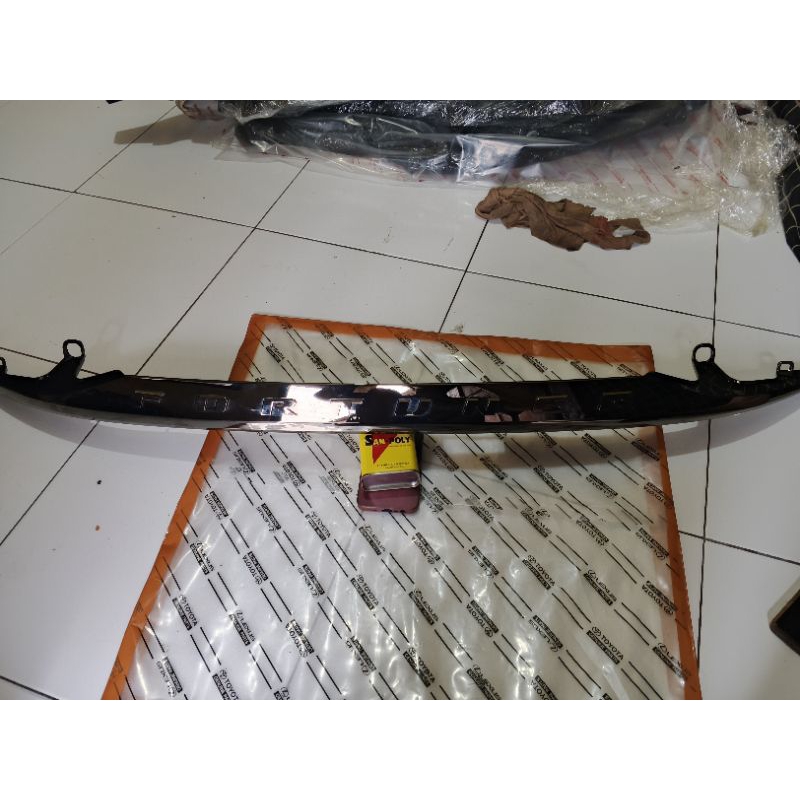Trunklid Bagasi Fortuner GR Facelift 2021 2023 Original black Chroome