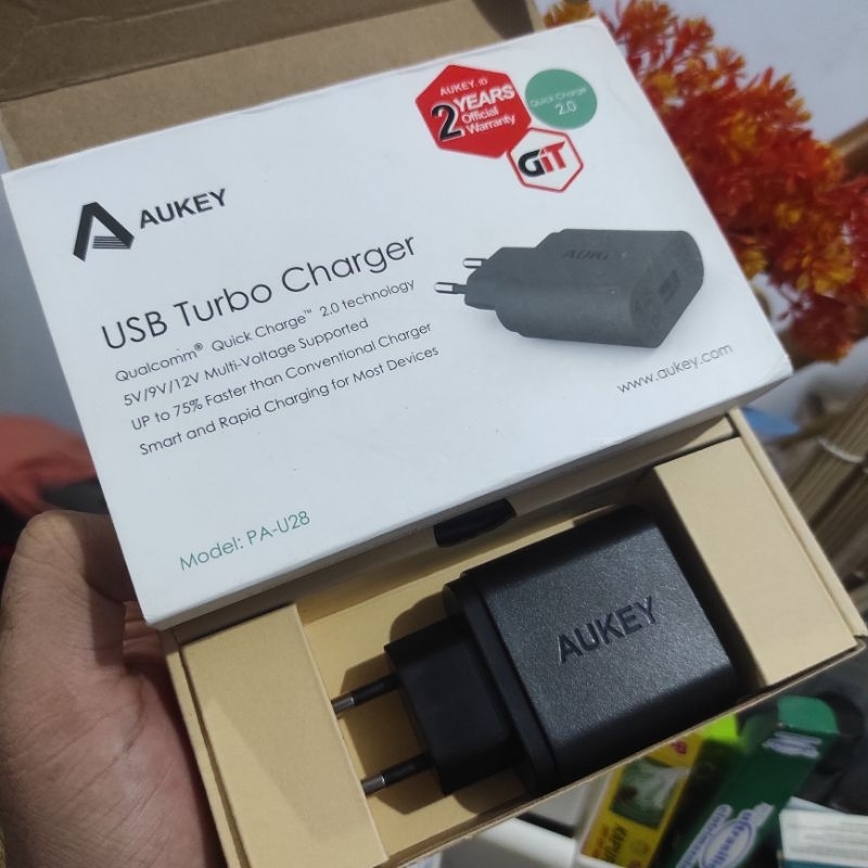 Adaptor Aukey 18w fast charging ( new )