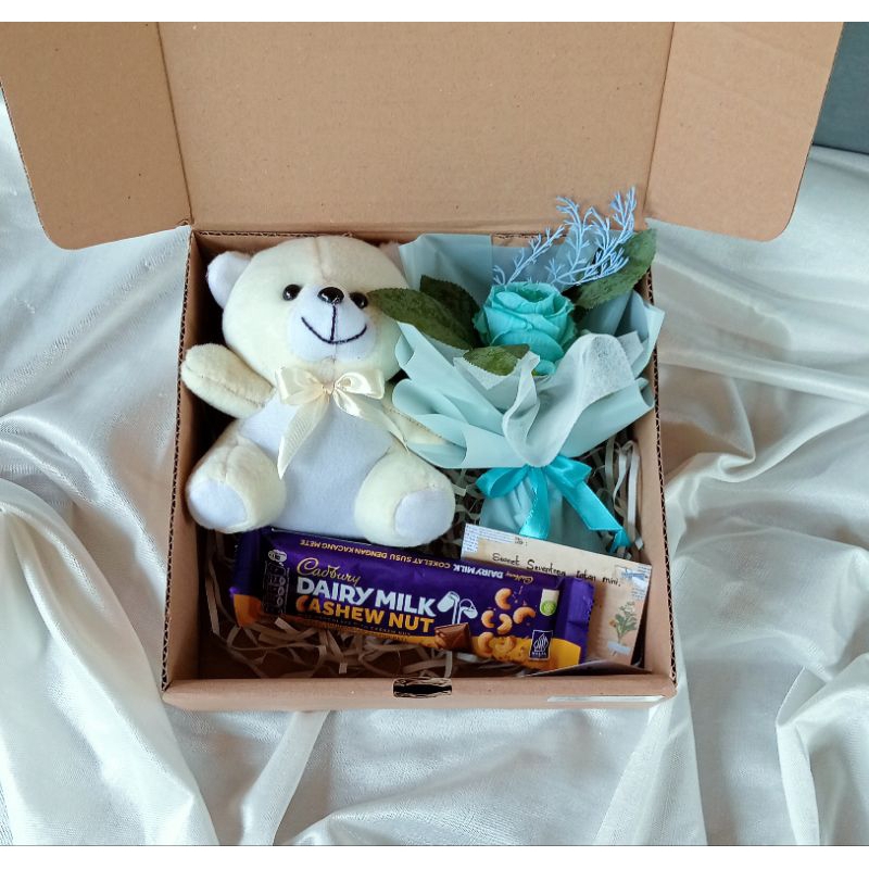 

Hampers coklat / Hampers valentine / hampers boneka