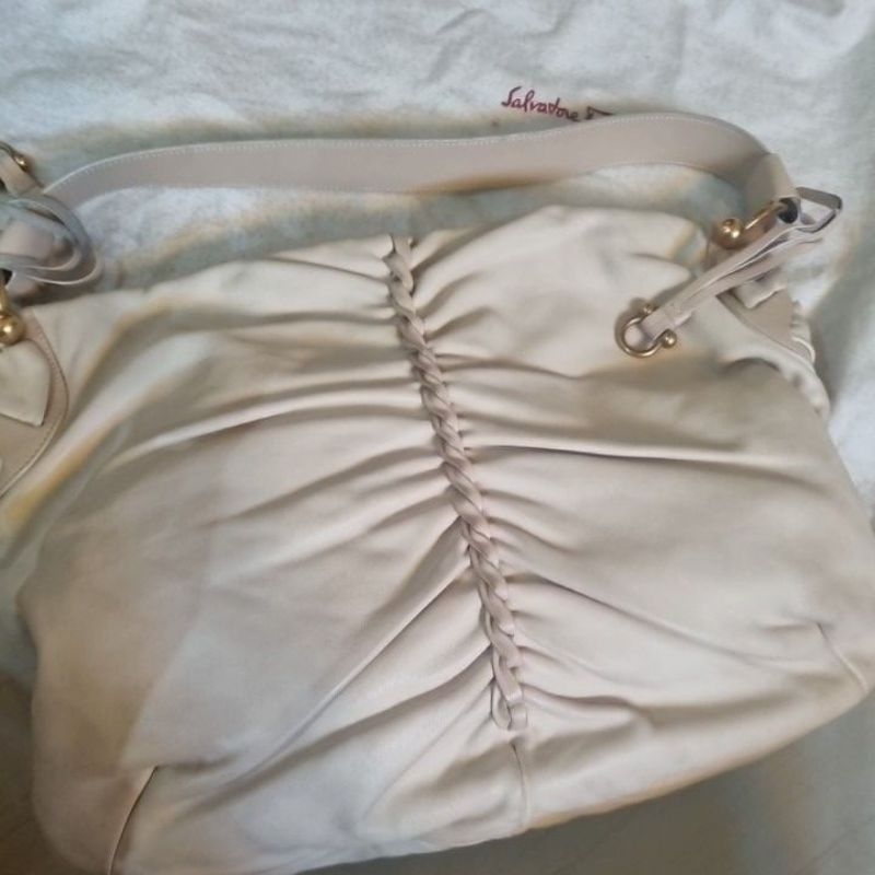 preloved: Salvatore Ferragamo whitr leather bag