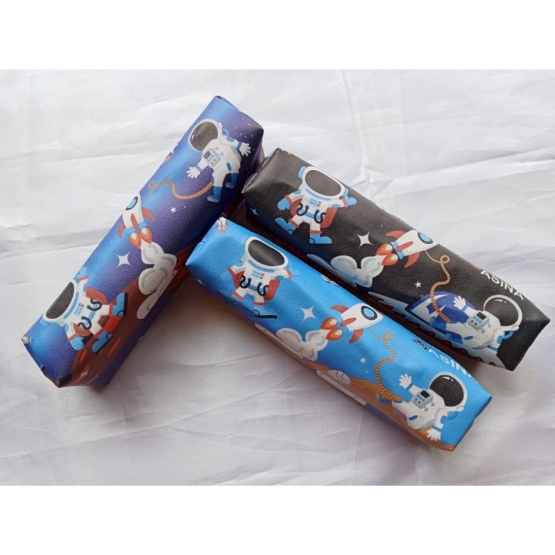 

KOTAK PENSIL KARAKTER ASTRONOT
