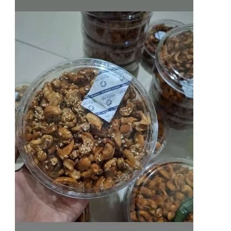 

Kacang mede patahan Matang toples 250 gram 5 Rasa