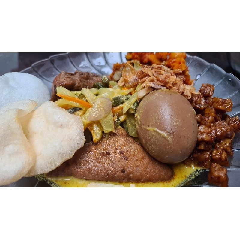 

Lontong Keluarga Ekonomis untuk 4 orang