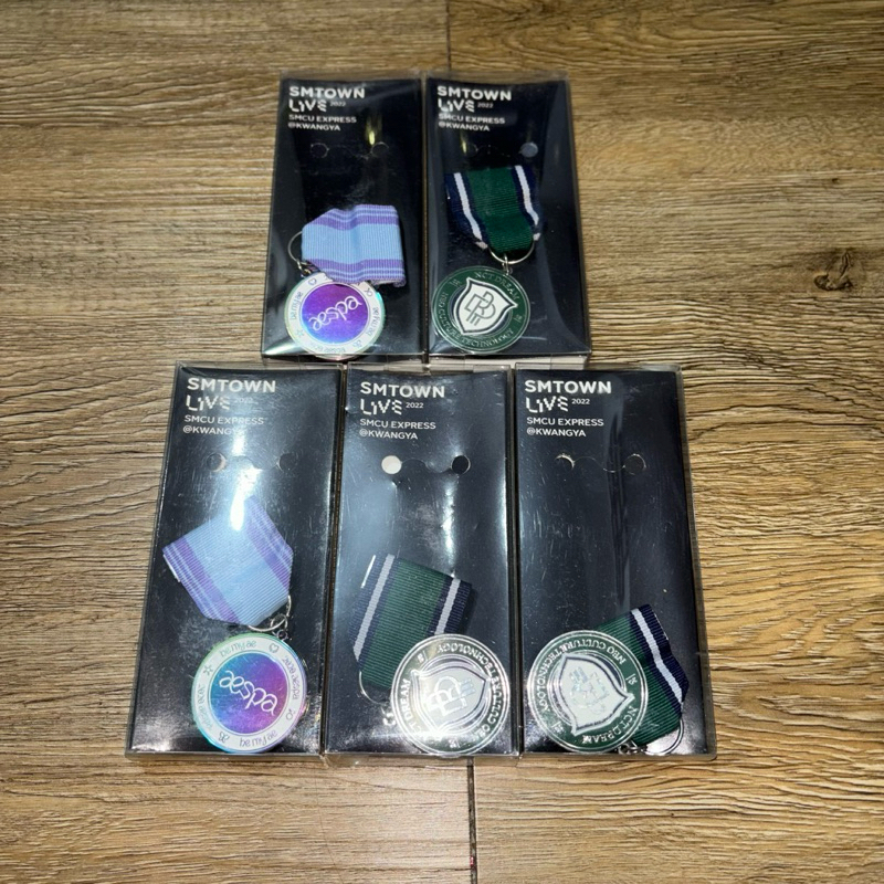 [SEALED] smcu emblem badge + photocard aespa nct