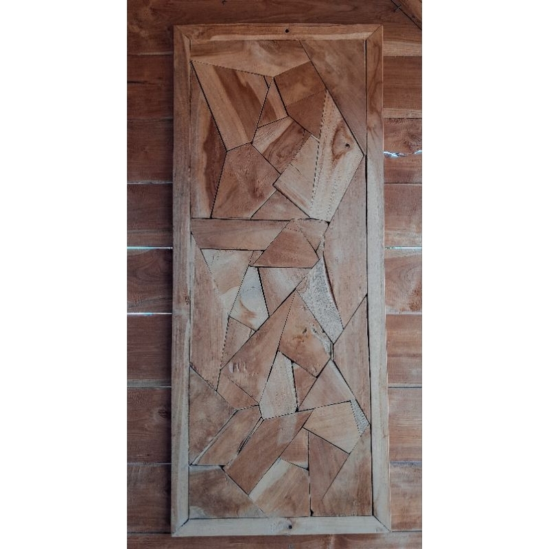 Hiasan dinding kayu jati