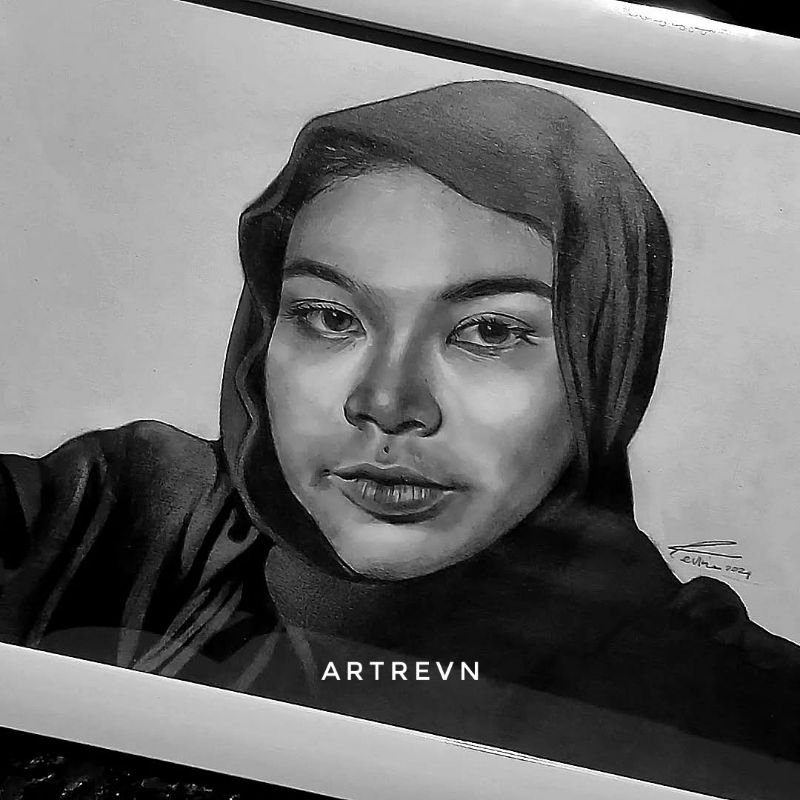 LUKISAN WAJAH PENSIL HITAM PUTIH A4