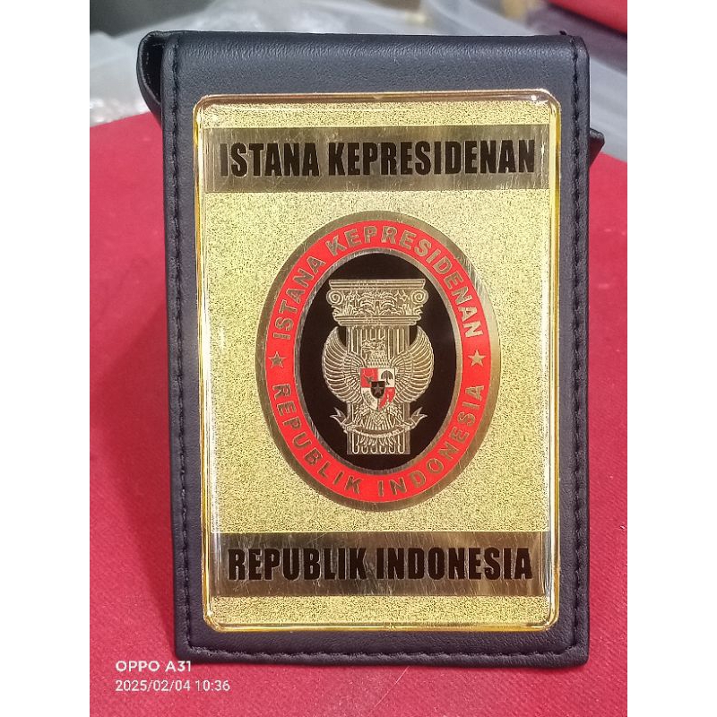 DOMPET LIPAT TIGA ( ISTANA KEPERSIDENAN REPUBLIK INDONESIA )