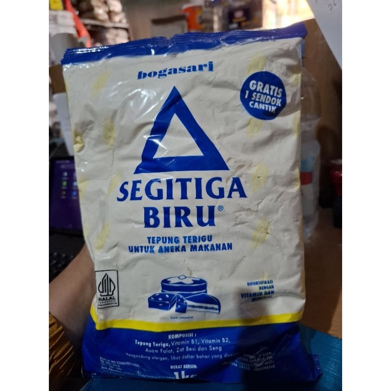

TEPUNG SEGITIGA BIRU KEMASAN 1 KG