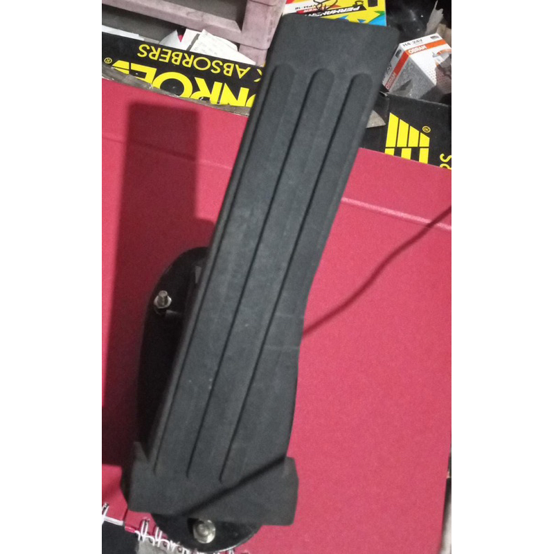 PEDAL GAS COLT DIESEL PS100 PS120 LAMA