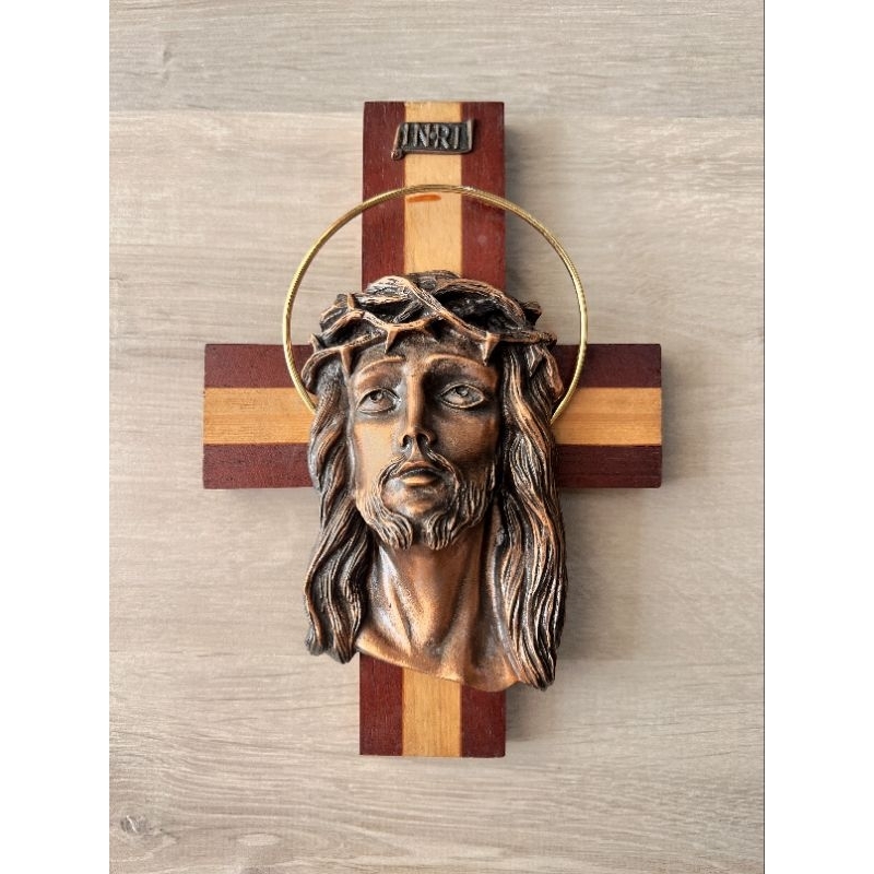 Salib Yesus Mahkota Duri