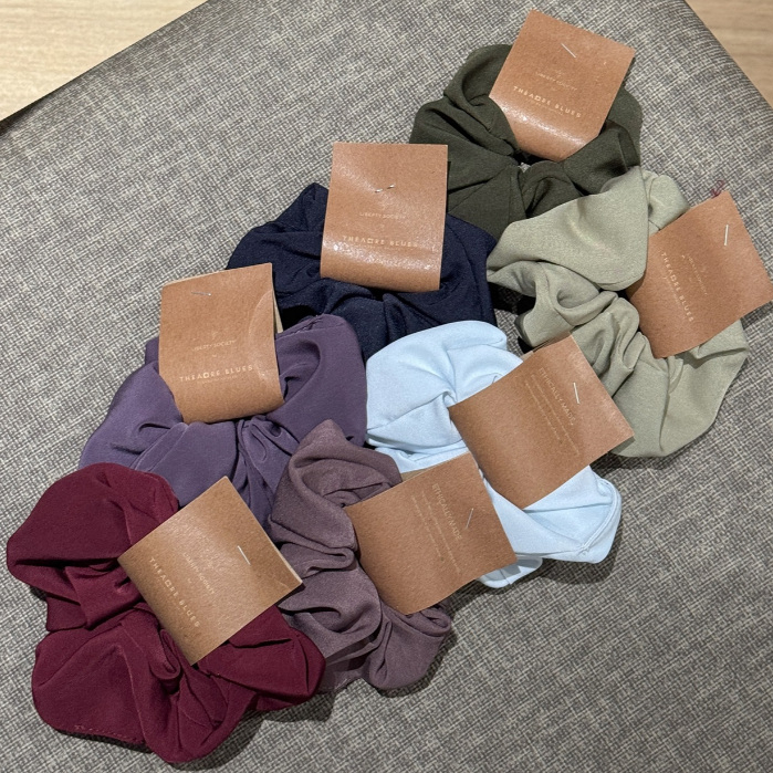 Ikat Rambut SCRUNCHIE Kain Theatre Blues