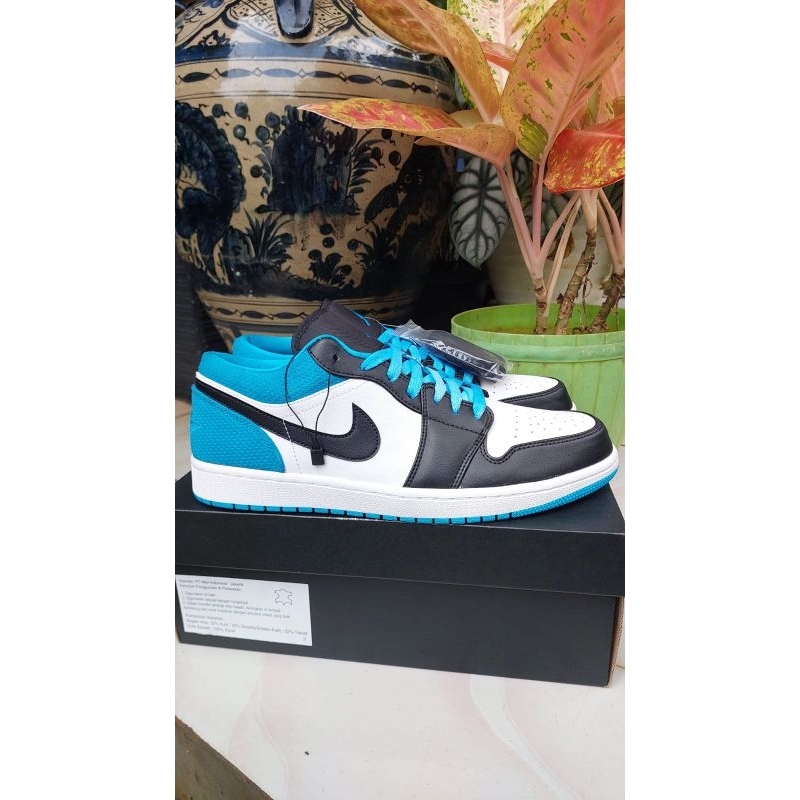 Air Jordan 1 Low SE Laser Blue