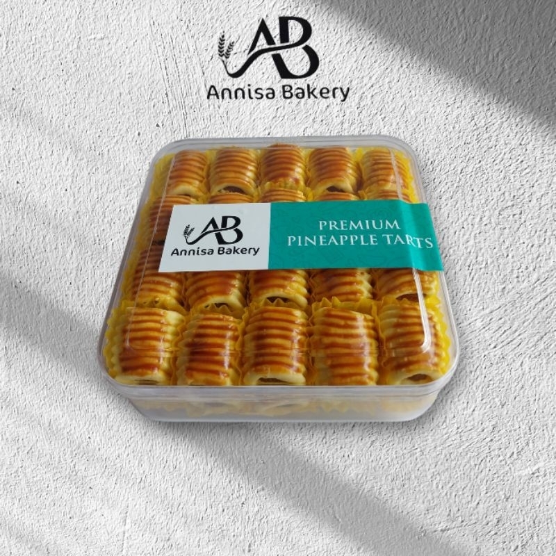 

Annisa Bakery / Nastar Wisman / Nastar Premium / Nastar gulung / Nastar Rolls / Pineapple Tarts (450gr)