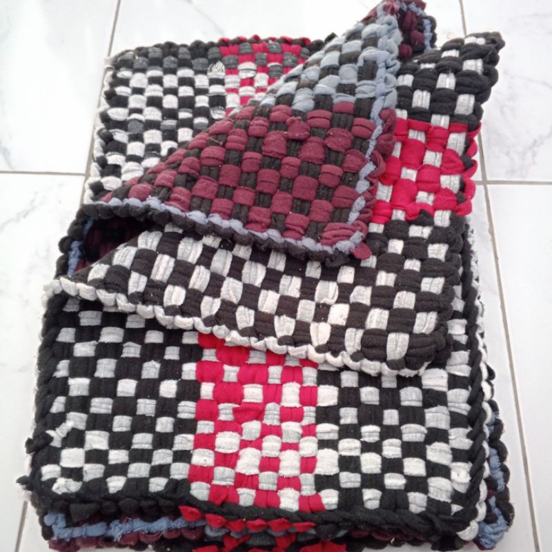 Keset Kaki Anyam Tebal / Keset Kaki Kain Tebal