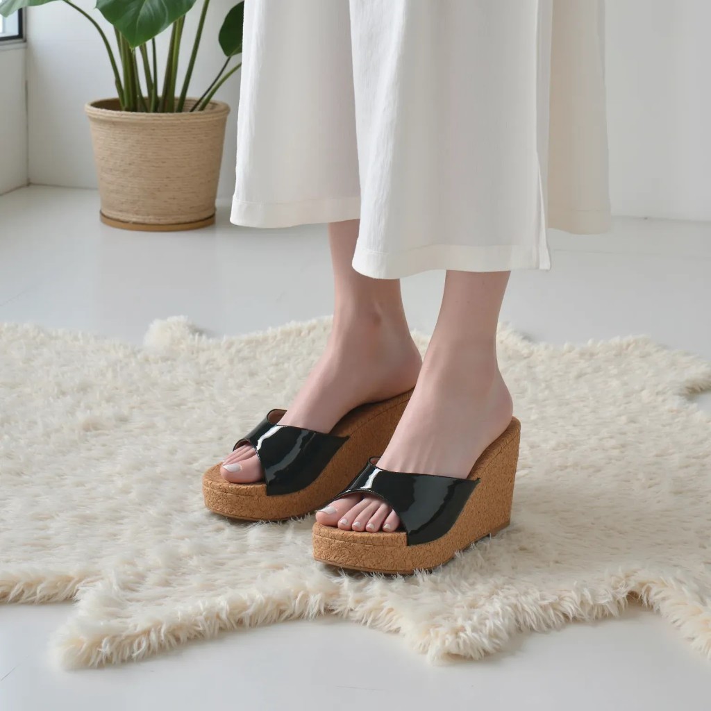 Wedges Sandal Tinggi Sepatu Wedges Kelom Wanita Motif Kayu Premium Hitam Korea Hak Polos