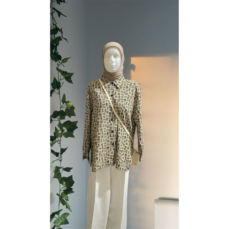 KEMEJA MOTIF VINTAGE