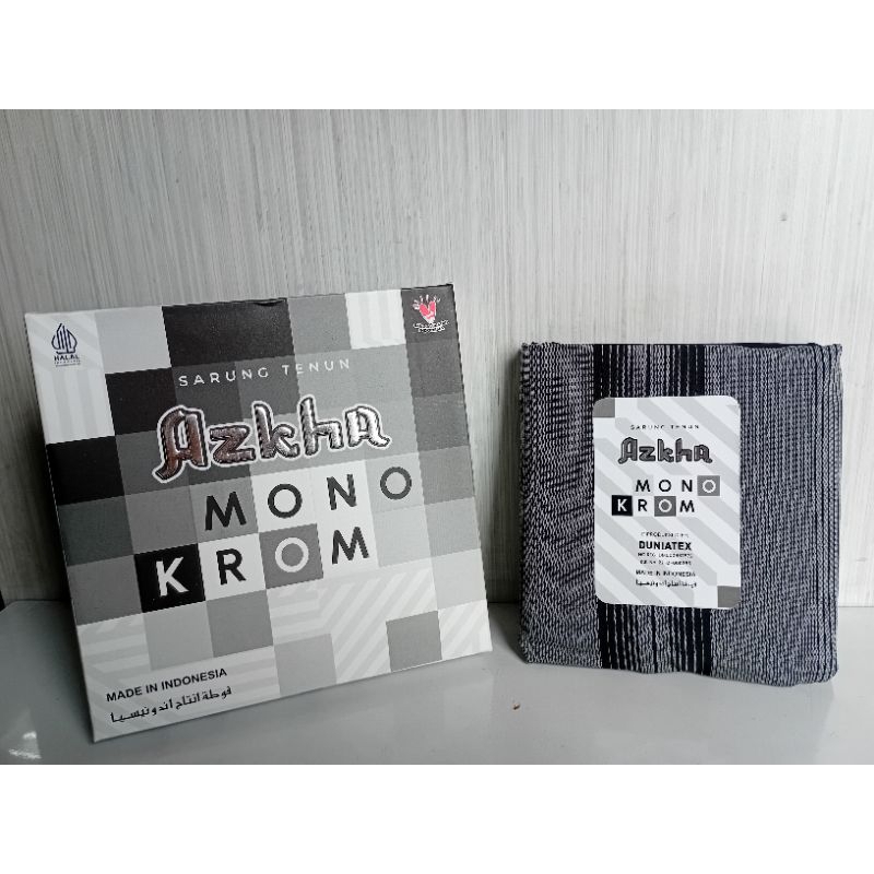Sarung Azkha Monokrom Warna Hitam Putih Kotak