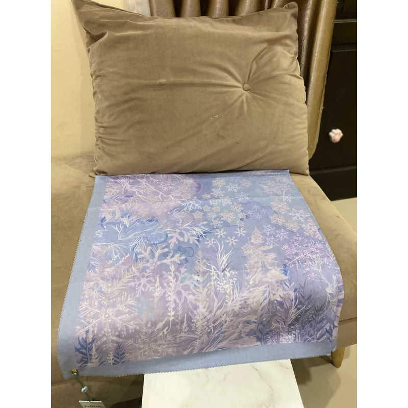 Frozen Buttonscarves NEW